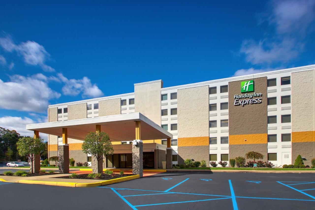 Holiday Inn Express Pittston - Scranton Airport By Ihg Zewnętrze zdjęcie