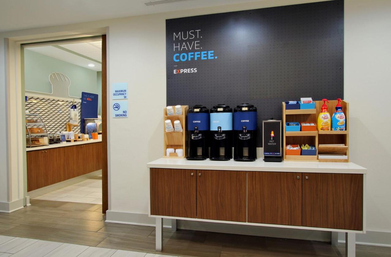Holiday Inn Express Pittston - Scranton Airport By Ihg Zewnętrze zdjęcie