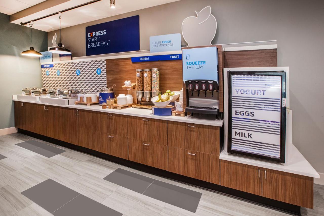 Holiday Inn Express Pittston - Scranton Airport By Ihg Zewnętrze zdjęcie